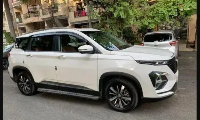 MG Hector Plus Sharp Hybrid 1.5 Petrol 2020