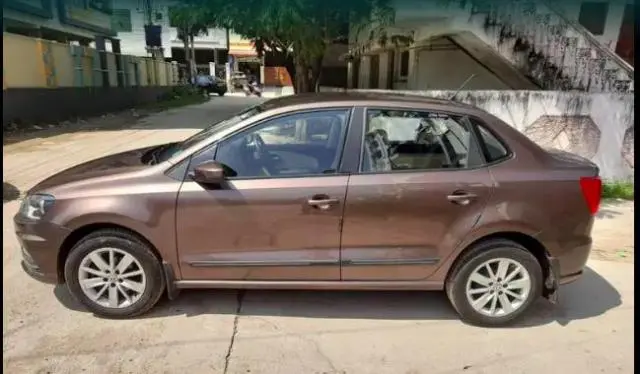 Volkswagen Ameo Highline 1.2L (P) 2016