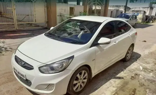 Hyundai Verna FLUIDIC 1.6 CRDI SX 2011