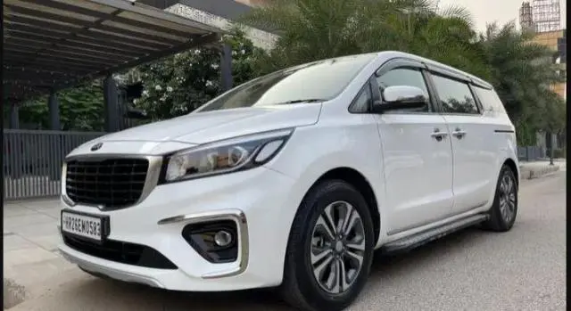 Kia Carnival Premium 7 STR 2021