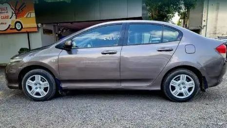 Honda City S i-VTEC 2011