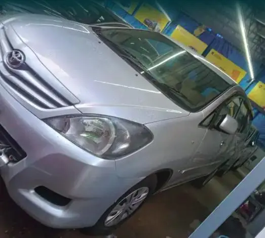 Toyota Innova 2.5 G 8 STR BS III 2009