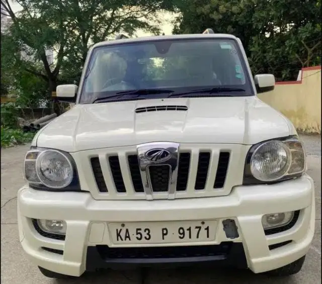 Mahindra Scorpio VLX 2WD AIRBAG BS IV 2011