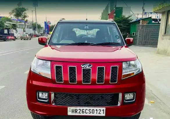 Mahindra TUV300 T8 2015