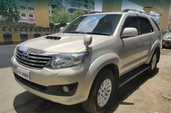 Toyota Fortuner 3.0 4X4 MT 2014