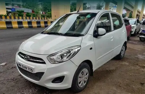 Hyundai i10 Sportz 1.2 AT 2012