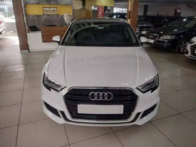Audi A3 35 TDI Technology + Sunroof 2020