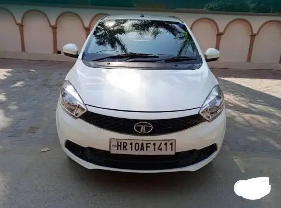 Tata Tiago Revotron XT 2018
