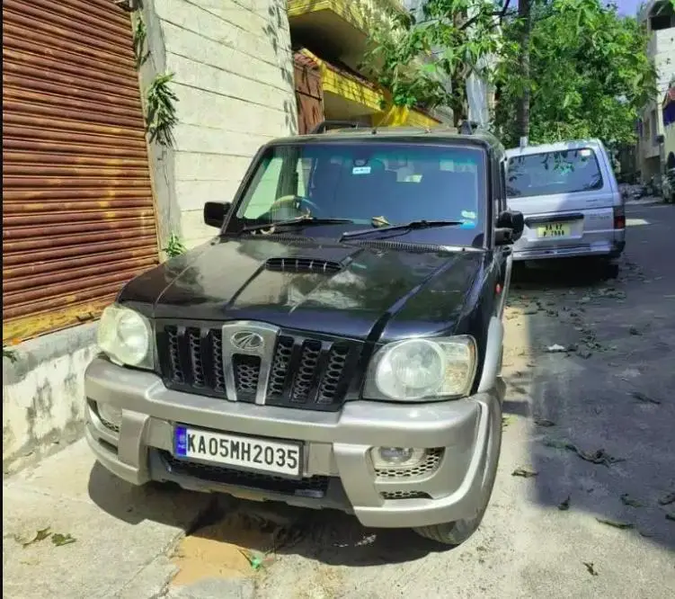 Mahindra Scorpio VLX 2WD AIRBAG BS III 2010