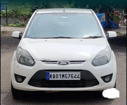 Ford Figo 1.5D TITANIUM MT 2011