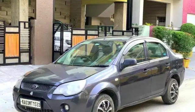 Ford Fiesta TITANIUM DIESEL 2013