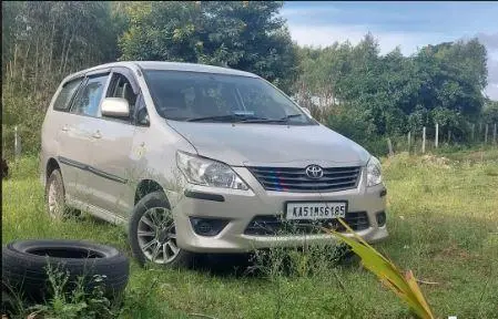 Toyota Innova 2.5 G 7 STR BS IV 2012