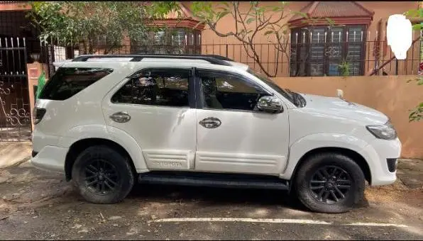 Toyota Fortuner 3.0 4x2 MT 2015
