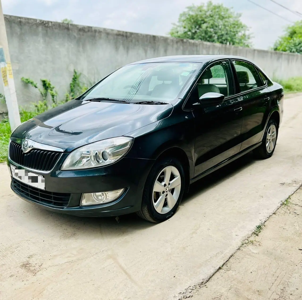 Skoda Rapid 1.6 MPI STYLE PLUS AT 2016