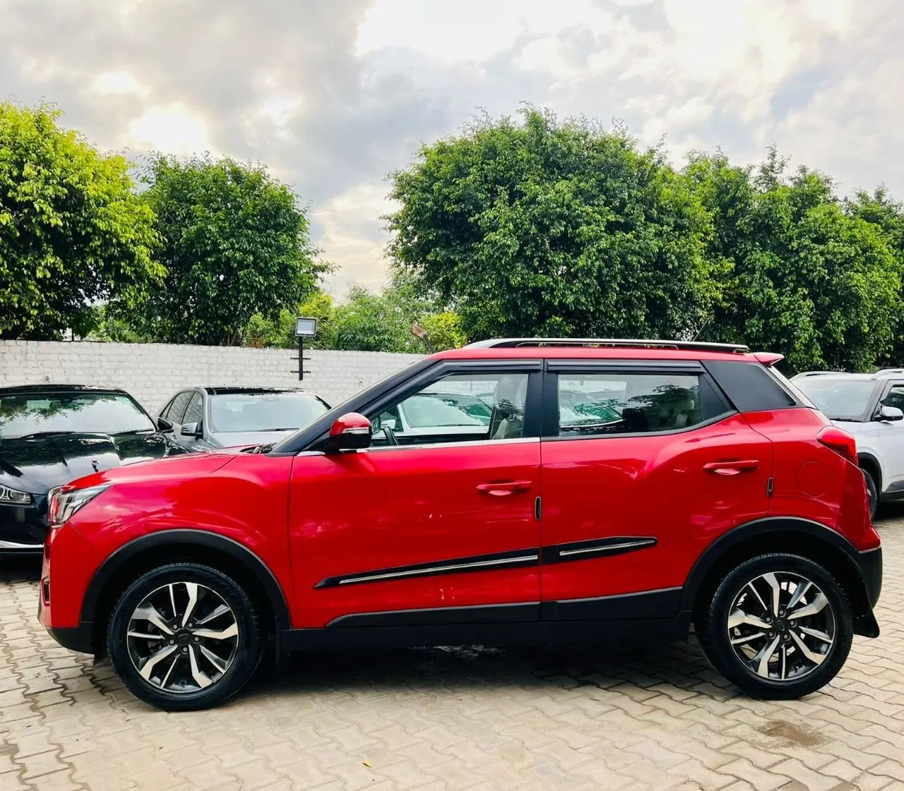 Mahindra XUV300 W8 Petrol 2019