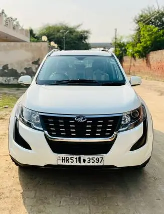 Mahindra XUV500 W7 2019