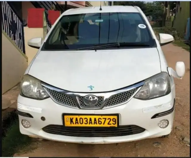 Toyota Etios Cross 1.4 GD 2013