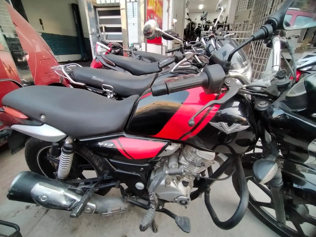 Bajaj V12 125cc 2017