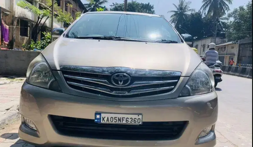 Toyota Innova 2.5 V 8 STR 2011