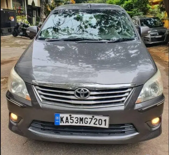 Toyota Innova 2.5 EV PS 7 STR BS IV 2013