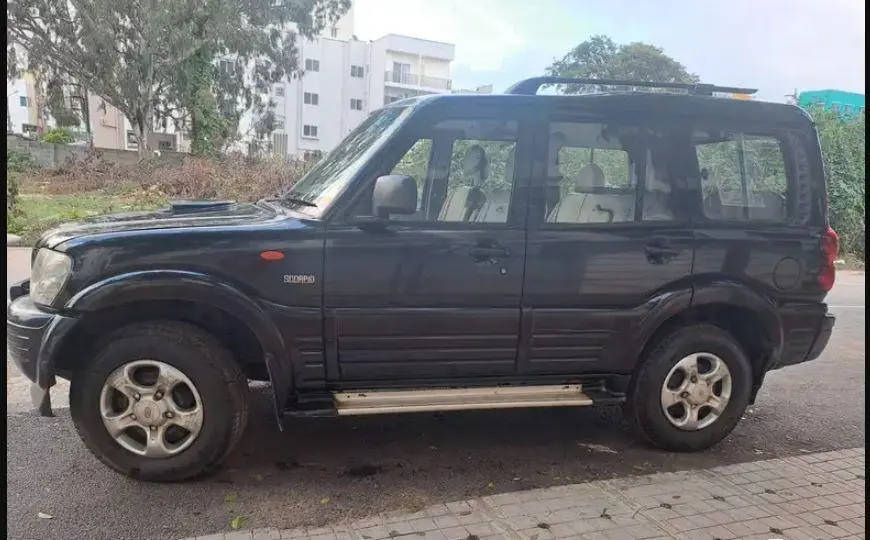 Mahindra Scorpio SLX 2006