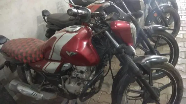 Bajaj V12 125cc 2018