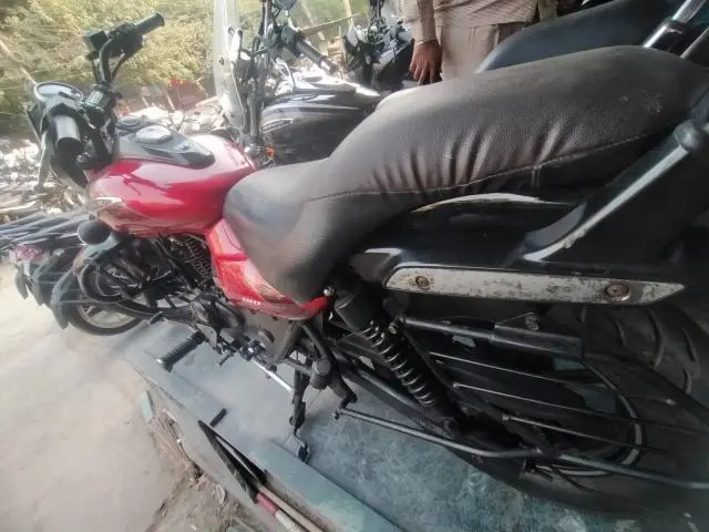 Bajaj Avenger Street 180 2018