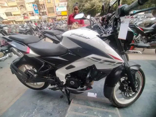 Bajaj Pulsar NS200 ABS BS6 2021