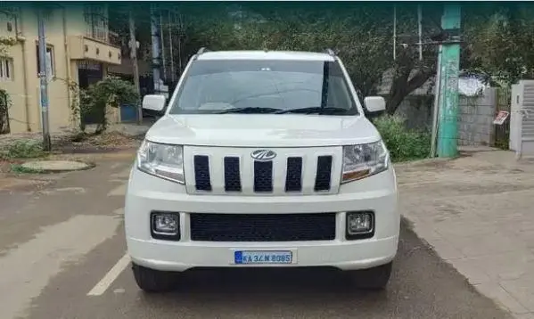 Mahindra TUV300 T8 2017
