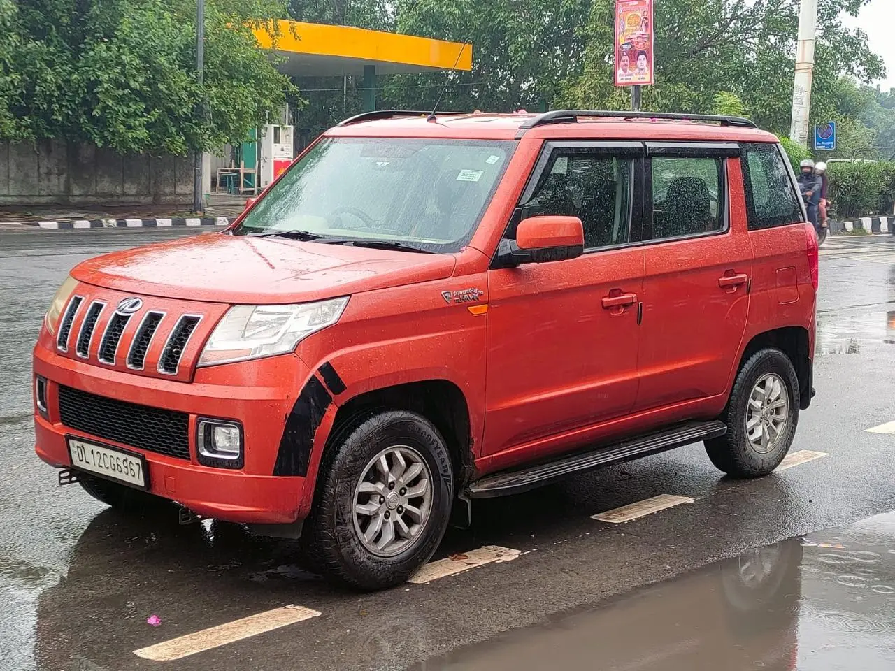 Mahindra TUV300 T6 2015