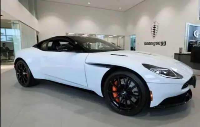 Aston Martin V8 Vantage Coupe 2022