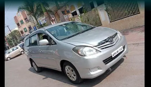 Toyota Innova 2.5 G 7 STR BS III 2008
