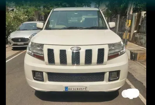 Mahindra TUV300 T8 2016