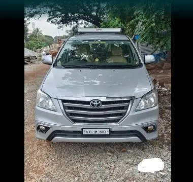 Toyota Innova 2.5 VX 7 STR BS III 2012