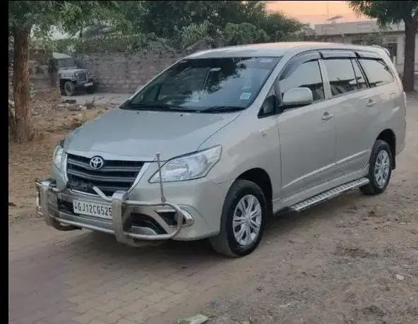 Toyota Innova 2.5 G 2015