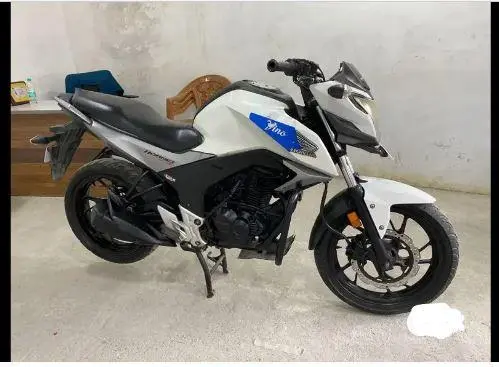 Honda CB Hornet 160R STD 2016