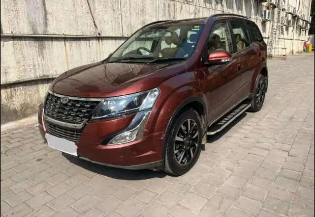 Mahindra XUV500 W11 AT 2018