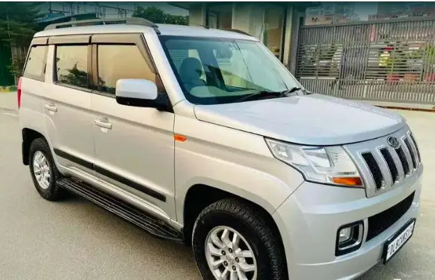 Mahindra TUV300 T8 mHAWK100 2016