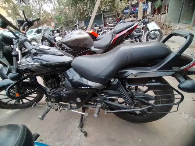 Bajaj Avenger Street 160 ABS FI BS6 2020