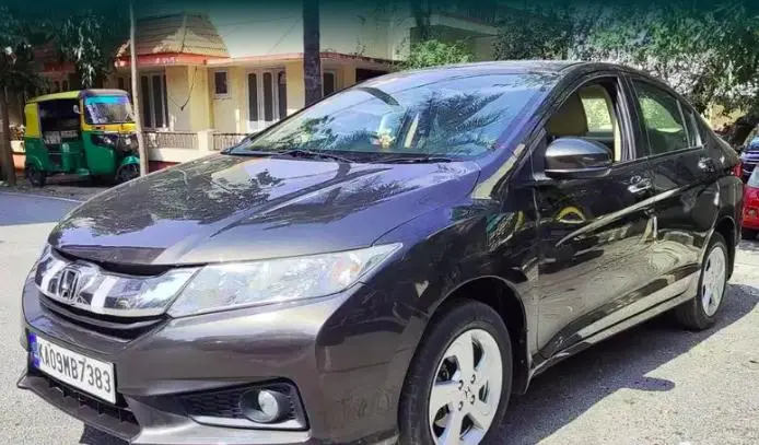 Honda City 1.5 V MT 2015
