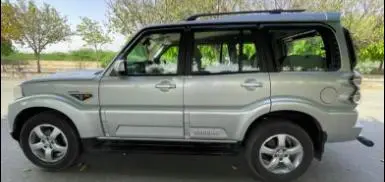 Mahindra Scorpio S6 2016