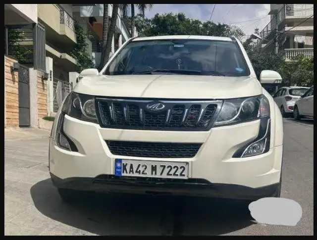 Mahindra XUV500 W10 2WD MT 2015