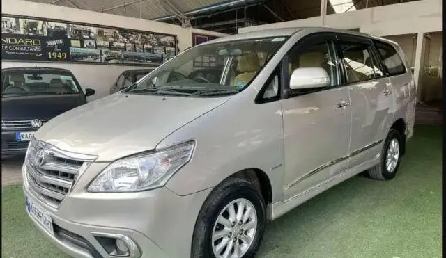 Toyota Innova 2.5 V 7 STR 2014