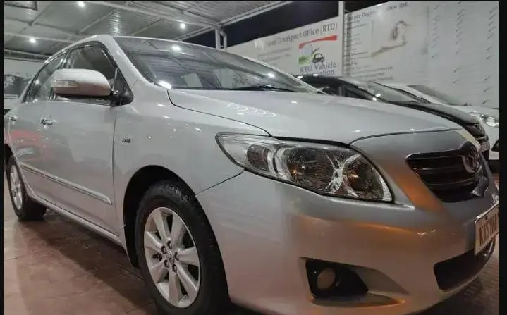 Toyota Corolla Altis 1.8 V 2010