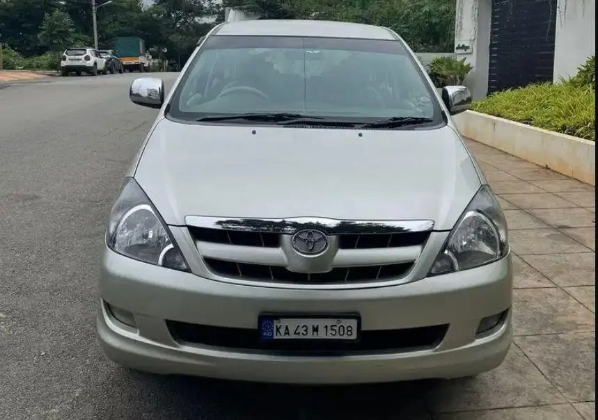 Toyota Innova 2.5 G 7 STR BS III 2008