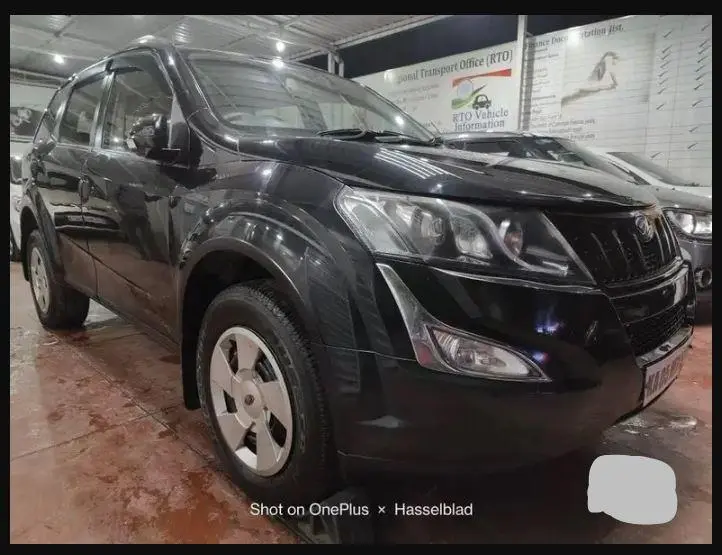 Mahindra XUV500 W6 4X2 2016