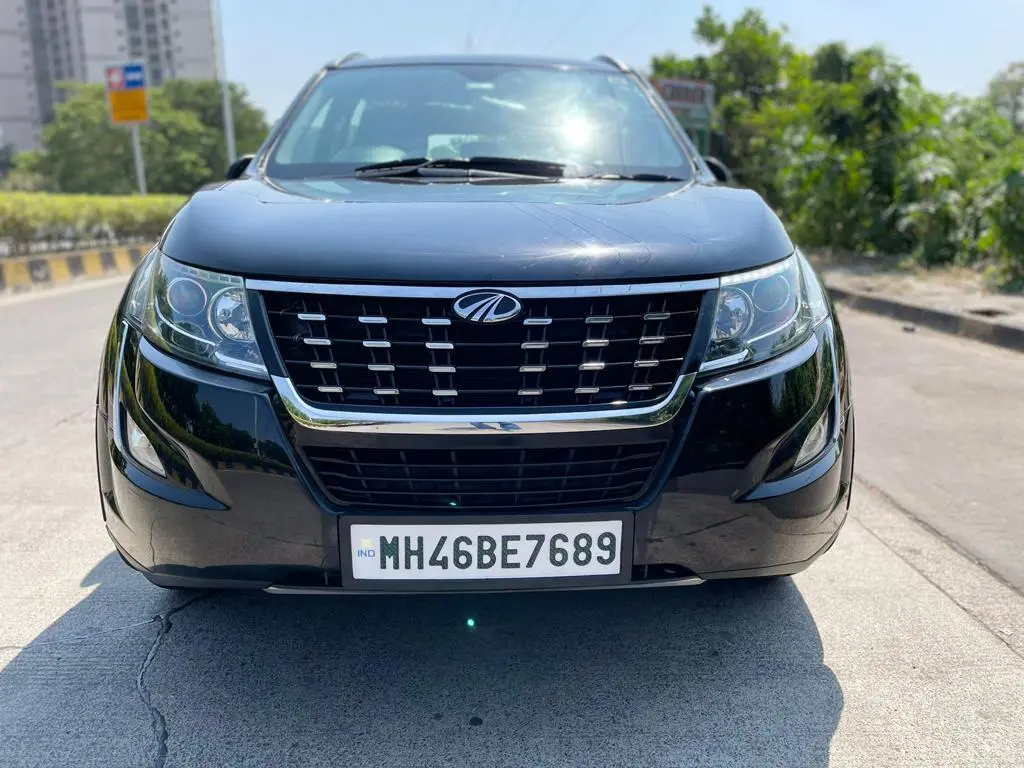 Mahindra XUV500 W11 (O) 2018