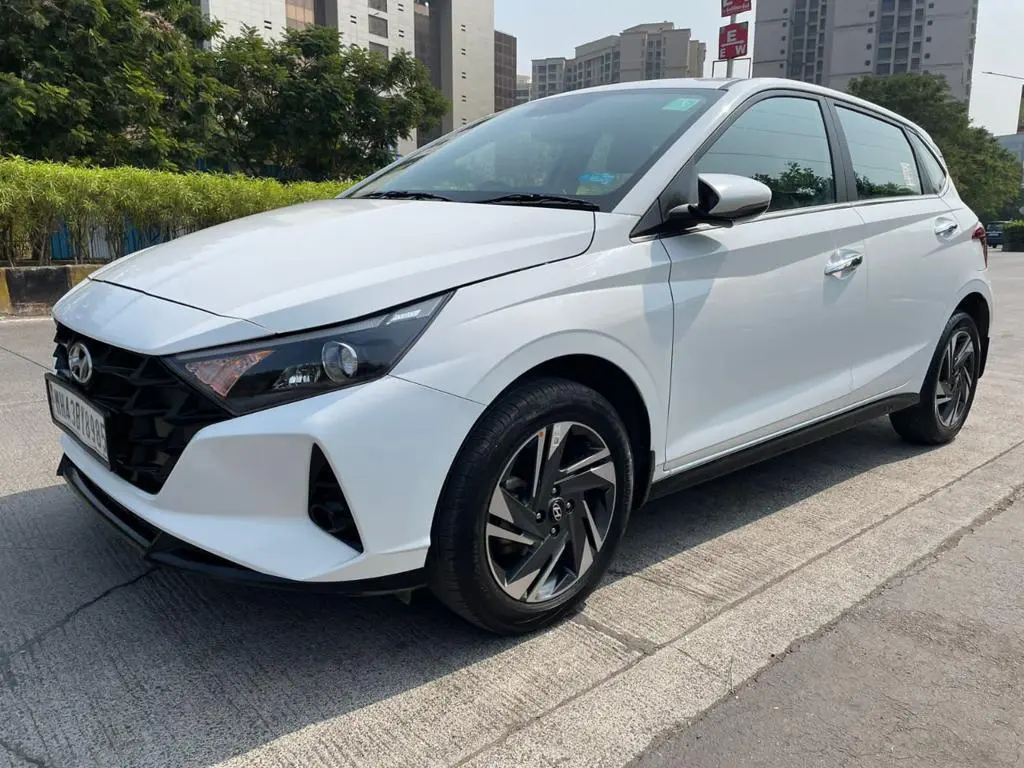 Hyundai i20 Asta 1.2 IVT Petrol Dual Tone 2021
