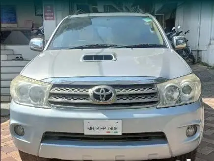 Toyota Fortuner 2.8 4x4 MT 2009