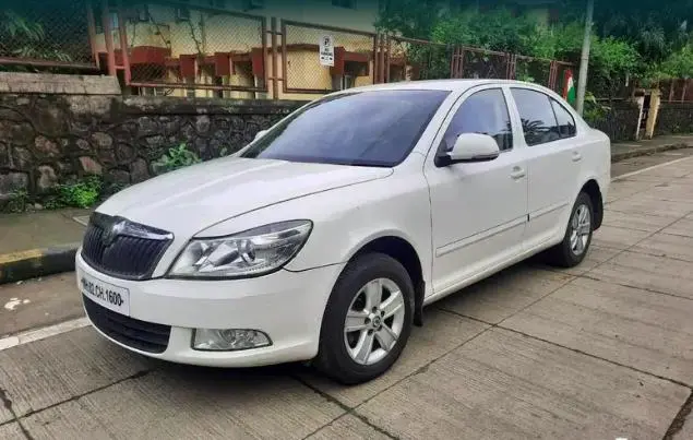 Skoda Laura AMBIENTE 2.0 TDI CR AT 2011